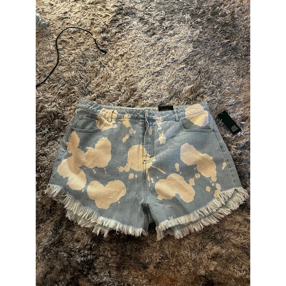 NWT High Waisted Light Wash Bleached Denim Shorts